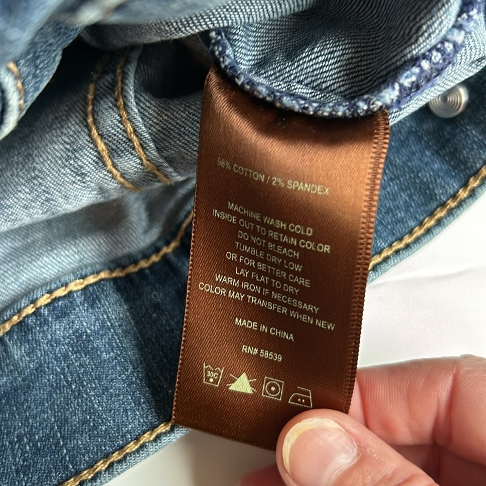 Kut from the Kloth blue jean jean jacket button closure two chest pockets - Picture 16 of 16